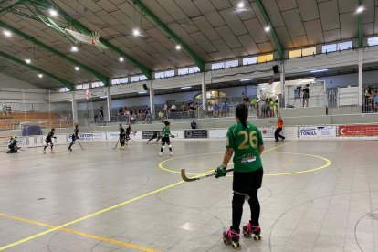 Una acción del partido del Vila-sana ayer en Vilanova.