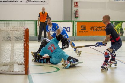 Jepi Selva intenta superar a Gnata ante la presencia del veterano Pedro Gil.