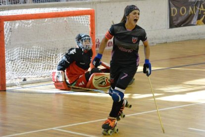 Valentina ‘Vale’ Fernández celebra la consecució d’un gol durant un partit a l’Argentina.