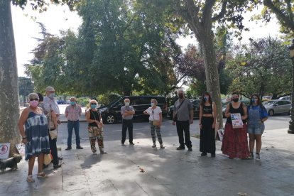 Concentración en Lleida contra la subida de la luz y los recortes.