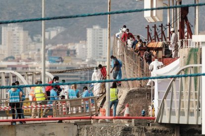 Trece muertos en una patera que pasó dos semanas perdida en el mar 