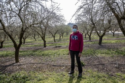 Carlos Ballesté dejó la carpintería por la agricultura gracias al riego del Garrigues Sud.