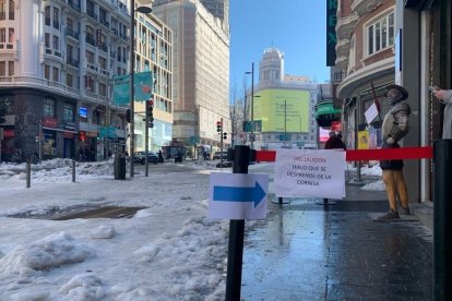 Imatge de les restes del temporal als carrers de Madrid.