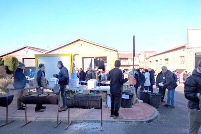 El almuerzo popular que se celebró en la cooperativa de La Pobla del Cérvoles.