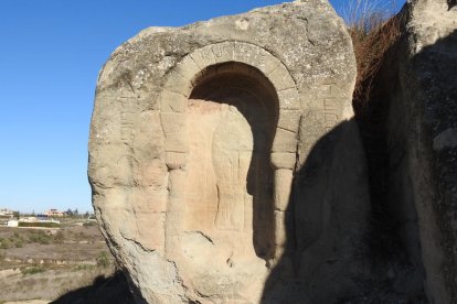 Un dels baix relleus més ben conservats.