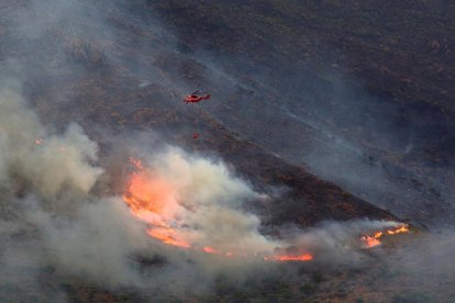 El President de la Junta d'Andalusia anuncia que l'incendi de Màlaga s'ha donat per controlat