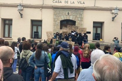 Concentración en Sort por la agresión de un exhibicionista a menores