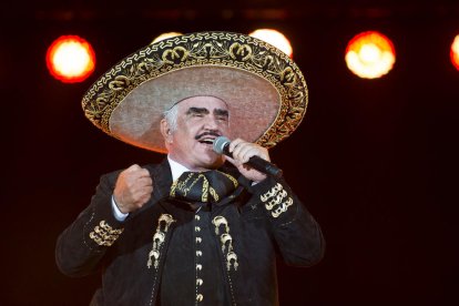 Vicente Fernández.