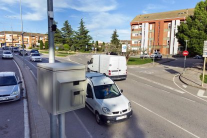 El radar instal·lat fa un mes permet imposar una mitjana de cinquanta sancions al dia.