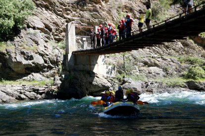 Una barca de ràfting aquesta setmana a la Noguera Pallaresa.