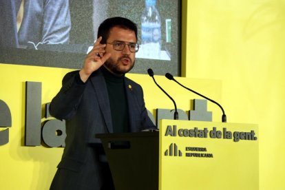 Aragonès se presentará a la investidura y pide a Sánchez acordar un referéndum