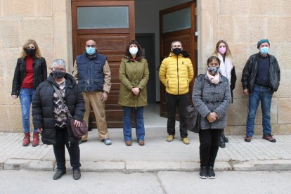 Empleados con la alcaldesa, Alba Pijuan, y el edil Xavier Rossell.