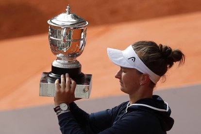 La txeca Barbora Krejcíková guanya a París el seu primer Grand Slam