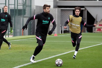 Gerard Piqué, durant l’entrenament del FC Barcelona a la Ciutat Esportiva.