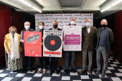 Presentación de la edición 2021 de Lleidantic, Lleida Retro y la Feria del Disco, con el alcalde Miquel Pueyo; Carles Gibert, Oriol Oró, Vidal Vidal, Estanislau Grau, Antoni Pomés y Maria Jesús Freixa.