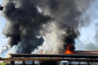 Una vista de l'incendi.