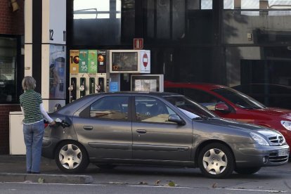 El precio de la gasolina y del gasóleo, en máximos de este año.