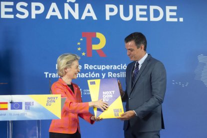 Ursula von der Leyen i Pedro Sánchez, el dia de la confirmació del fons de recuperació.