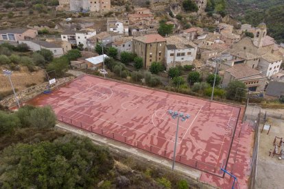 La pista polideportiva de Biosca.