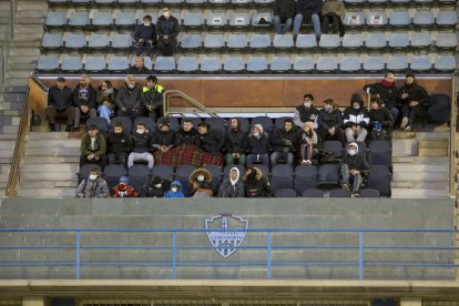 Aficionats ocupant la llotja el passat dia 5 al partit contra l’Eixea al no haver-hi seguretat.