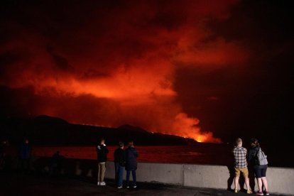 El volcà de Cumbre Vieja, fotografiat diumenge.