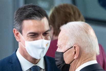 Pedro Sánchez coincidió unos breves momentos con Joe Biden.