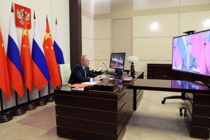 Un momento de la videoconferencia entre Vladímir Putin y Xi Jimping.