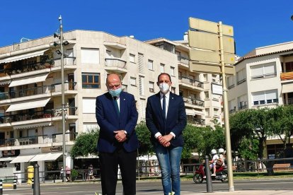 Los subdelegados Sabaté y Crespín, ayer, en Cambrils.