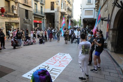 Mobilització a Lleida contra la LGTBI-fòbia