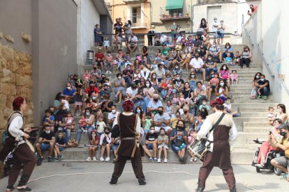 Els Joglars de la Bota hicieron ayer las delicias de los más pequeños con su música. 