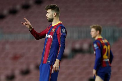 Gerard Piqué, durant el partit de dimarts davant del PSG.