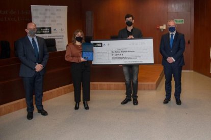 Imagen de la entrega del premio de la Cátedra AgroBank de la UdL. 