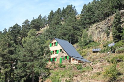 refugi vallferrera. Inaugurat l’any 1935, el de Vallferrera és el refugi federatiu més antic de Catalunya.