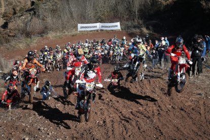 Una de les sortides de les categories ahir al Pascuet Off Road Center ubicat a la Bastida de Tost.