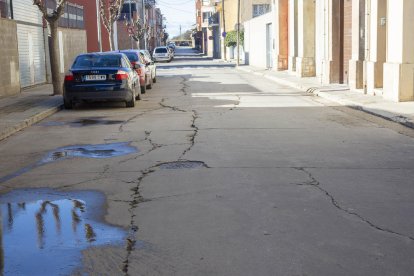 Ferm deteriorat al carrer de Roger de Llúria.