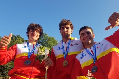 Pau Etxaniz, Manuel Ochoa i Miquel Travé, amb la medalla de bronze de l’Europeu sub-23.