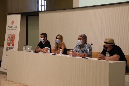  Roger Tugas, Mònica Hernàndez, Carles Sastre y Josep Maria Reñé, ayer en la sala Alfred Perenya.