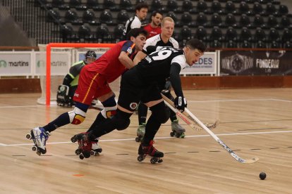 Matts Zilken, jugador de l’Alpicat i internacional amb Alemanya, en una acció del partit d’ahir.