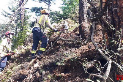 Incendio ayer causado por un rayo en Josa i Tuixén. 