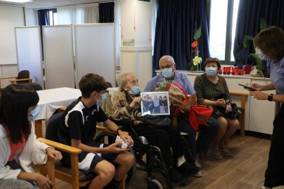 África del Castillo celebró ayer su 101 cumpleaños en la residencia Sanitas de Lleida. 