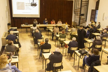 El público se convirtió en alumno universitario, ayer en el 300 aniversario de la imprenta en Cervera.