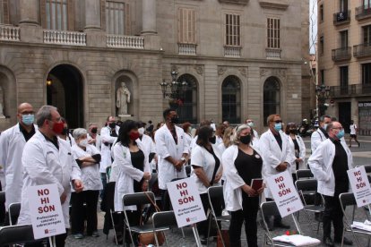 Imagen de la protesta de Metges de Catalunya en Barcelona, que quiso visualizar la falta de médicos por la Covid y recortes.