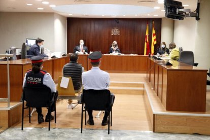 L’acusat durant el judici celebrat ahir a l’Audiència.