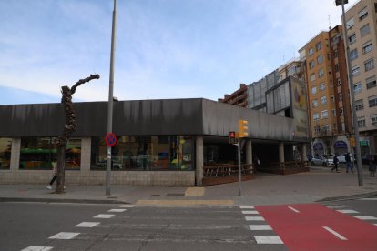 Vista del edificio del Mercat de Fleming. 