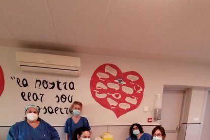 Las enfermeras vacunaron ayer en la residencia geriátrica Mas Vell de Agramunt.