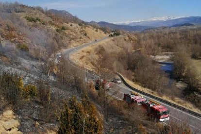 El foc a Prullans es va declarar al costat de l’Eix Pirinenc.