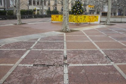 En la plaza del Carme se repondrán tramos del pavimento.