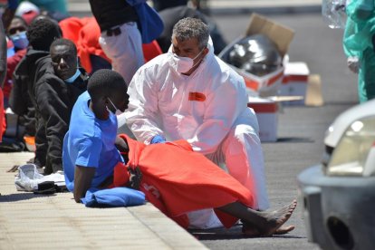 Llega a El Hierro un cayuco con 117 personas que partió de Senegal