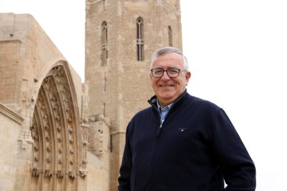 La campana Mònica, despenjada fa set anys i mig de la Seu Vella, espera en una sala ser restaurada