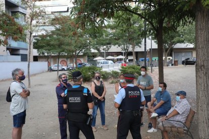 La reunió d'ahir de veïns amb Mossos i Urbana